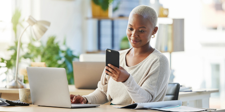 Person looking at different Questrade platforms